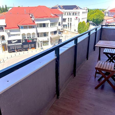 Old Town View- Ultracentral Apartment Targoviste Exterior foto